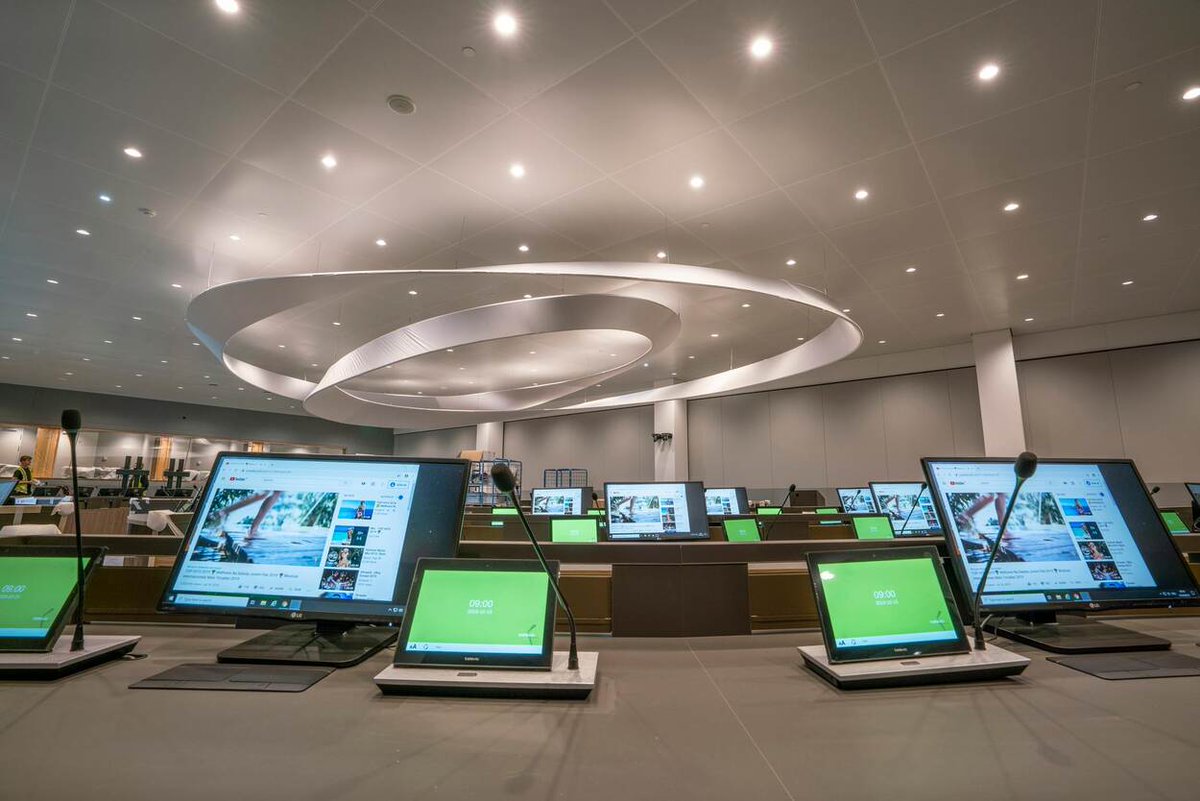 relocatemaEN's tweet image. 18 office floors, 1.300 work spaces, 19 meeting rooms. One more day until the delivery of the new EMA building. A remarkable achievement of which we can be proud. #aspromised #EMA @RijksvastgoedNL @duravermeer @heijmansNL @minvws @EMA_News english.relocatema.nl/new-building/i…