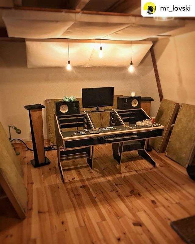Sessiondesk (@sessiondesk) on Twitter photo There is a magic in every beginning...⠀
Thanks to @mr_lovski for sharing the state of his new studio, already with a Sessiondesk Oktav in its center. ⠀
.⠀
The new workspace!! It’s getting there... <a href="/isekstudio/">ISEK Studio</a> <a href="/sessiondesk/">Sessiondesk</a> #producer #recordingstudio #… ift.tt/2rJjYGV There is a magic in every beginning...⠀
Thanks to @mr_lovski for sharing the state of his new studio, already with a Sessiondesk Oktav in its center. ⠀
.⠀
The new workspace!! It’s getting there... <a href="/isekstudio/">ISEK Studio</a> <a href="/sessiondesk/">Sessiondesk</a> #producer #recordingstudio #… ift.tt/2rJjYGV