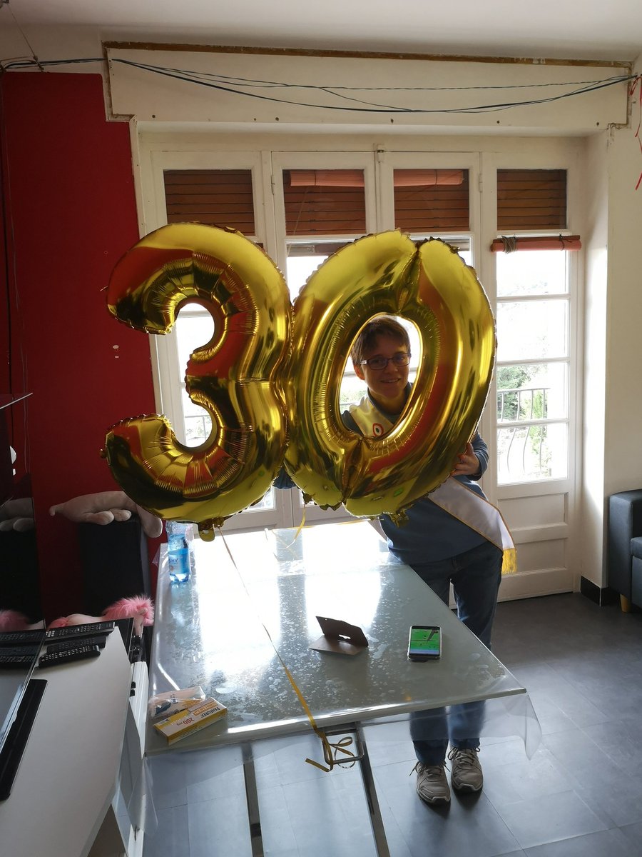 windu02's tweet photo. @PearlMagali JOYEUX ANNIVERSAIRE Chtite Soeur !! 🎉🎉🎁🎁🎂🎂 #10 https://t.co/0dCTZHB7uc