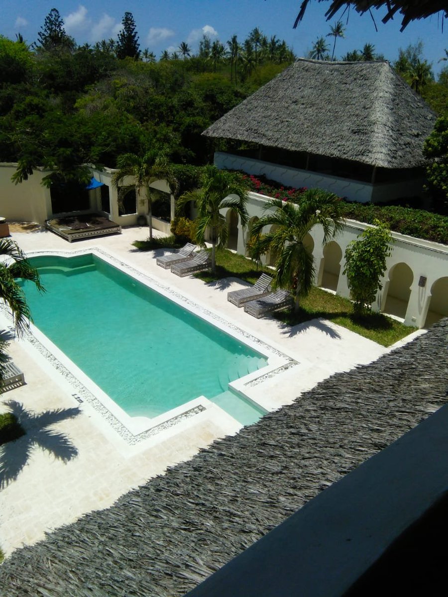 KilifiTembea's tweet photo. NAME: AL HAMRA HOUSE
Located in watamu
6 bedroom fully furnished house with a swimming pool
5 minutes walk to the beach
Rates, low season 40000 per night and high season 65000 per night
DM for bookings https://t.co/tWleoc6rW5