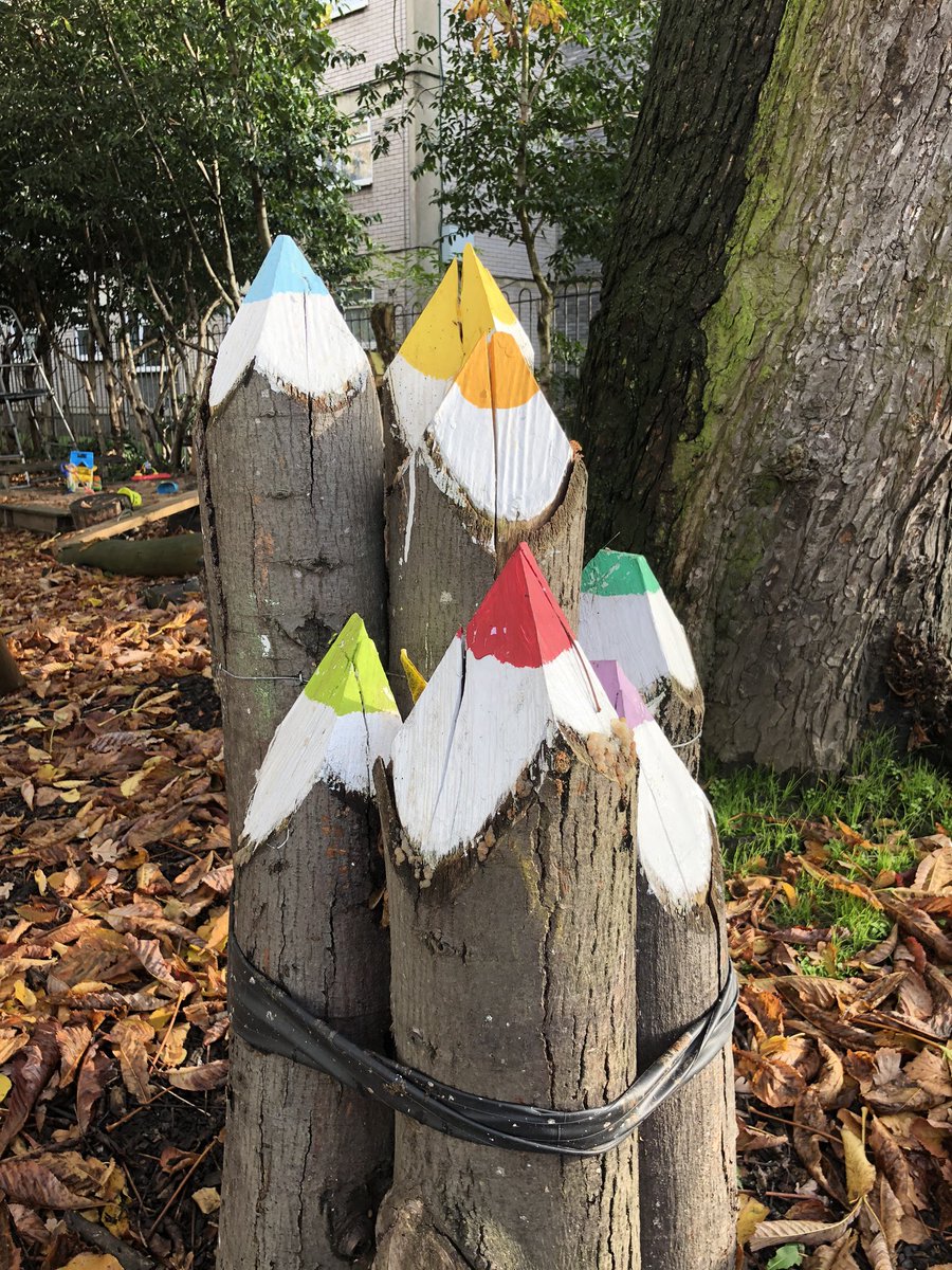 saullockwood's tweet image. Not sure who thought that sharpening up the branches was a good idea in a children park??!! 🤔 #potentialDEATHtrap 💀 #Brixton #pencilpark #whatplanetareyouon #