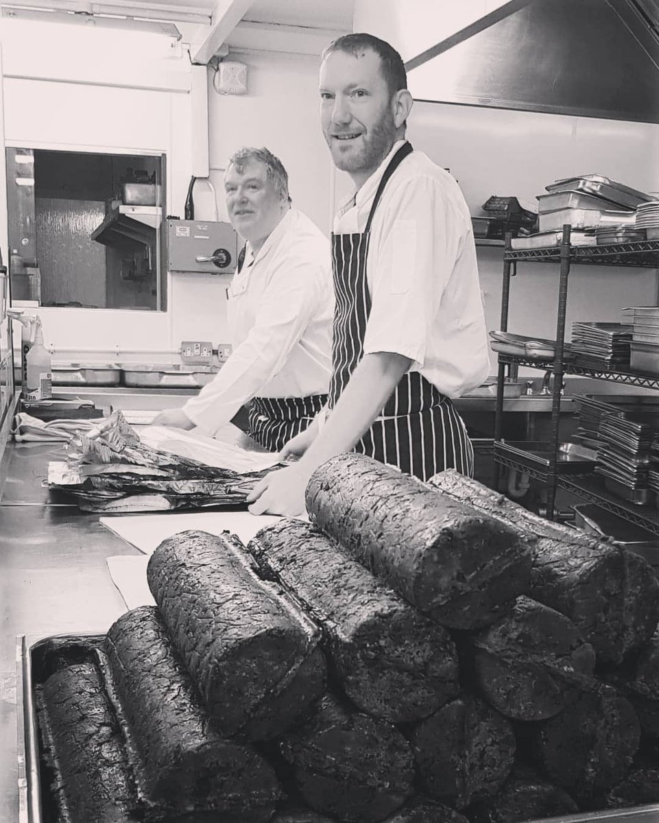 Fitz_Events's tweet image. Making a list and checking it twice...Our Head Chef Gavin preparing traditional Christmas Puddings for our Christmas guests! 👏👏 We still got a few dates available in December, contact events.office@fitz.cam.ac.uk to get your end of year celebrations booked!