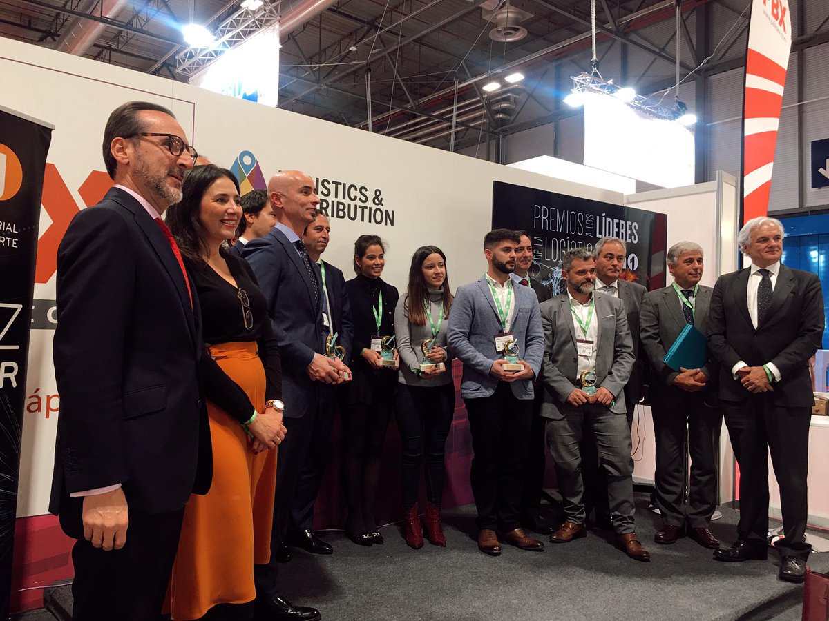 PayMarkFast's tweet photo. Orgullosos de haber recibido el premio a la mejor #startup para retail en los premios organizados por @UNOlogistica.
Un placer haber estado presente y compartir el evento con grandes empresas del sector.
#PayMarkFast #RFID #Tecnología https://t.co/wq5YoEEQIg