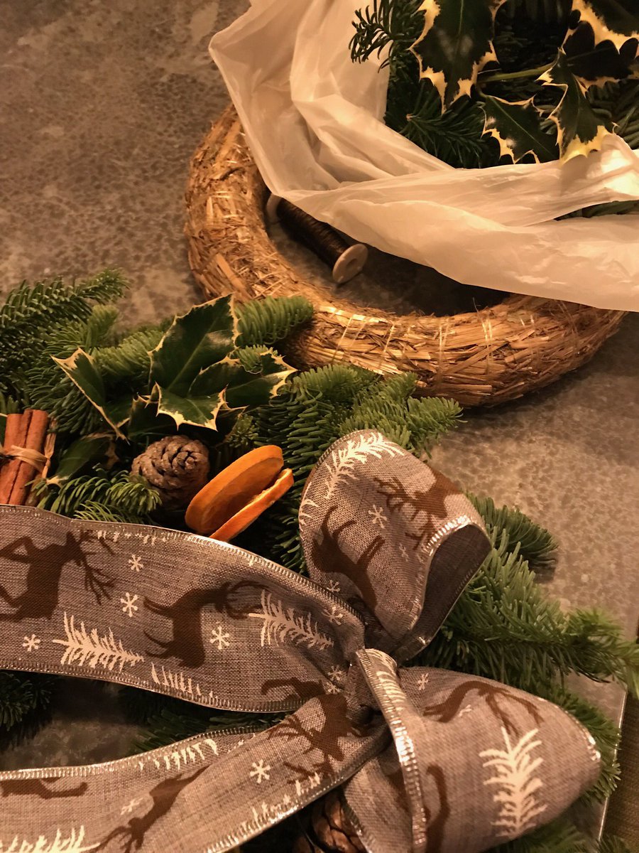 Due to the success of our wreath making classes which have been booked up, I’m happy to announce that we can now offer private wreath making workshops in the comfort of your own home. 
For more information please call 07813030248
#knutsford #stockport #cheshire #wreathmaking