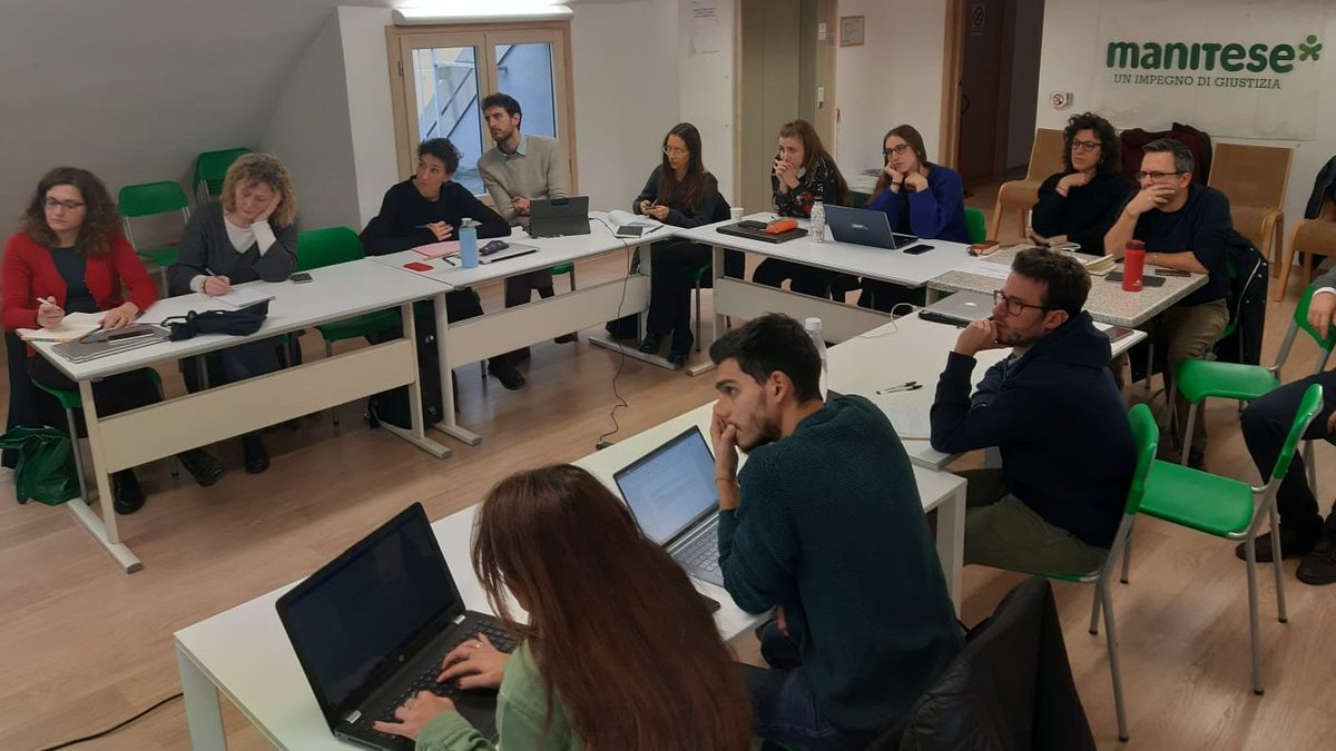 Mani Tese tweet media