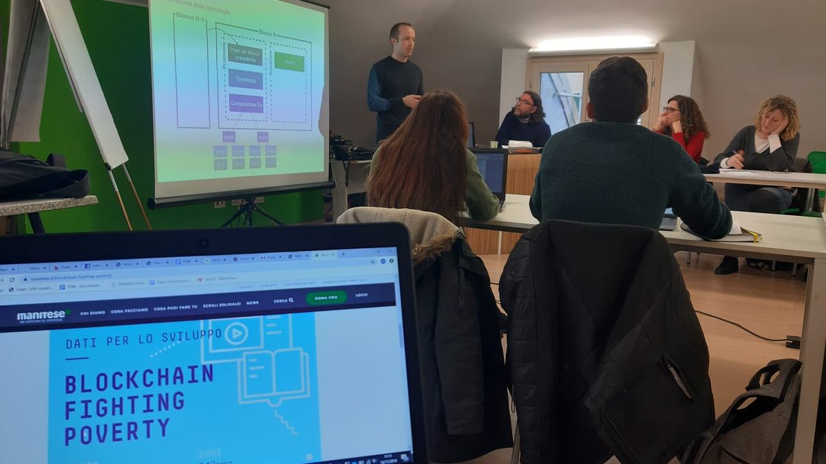 Mani Tese tweet media