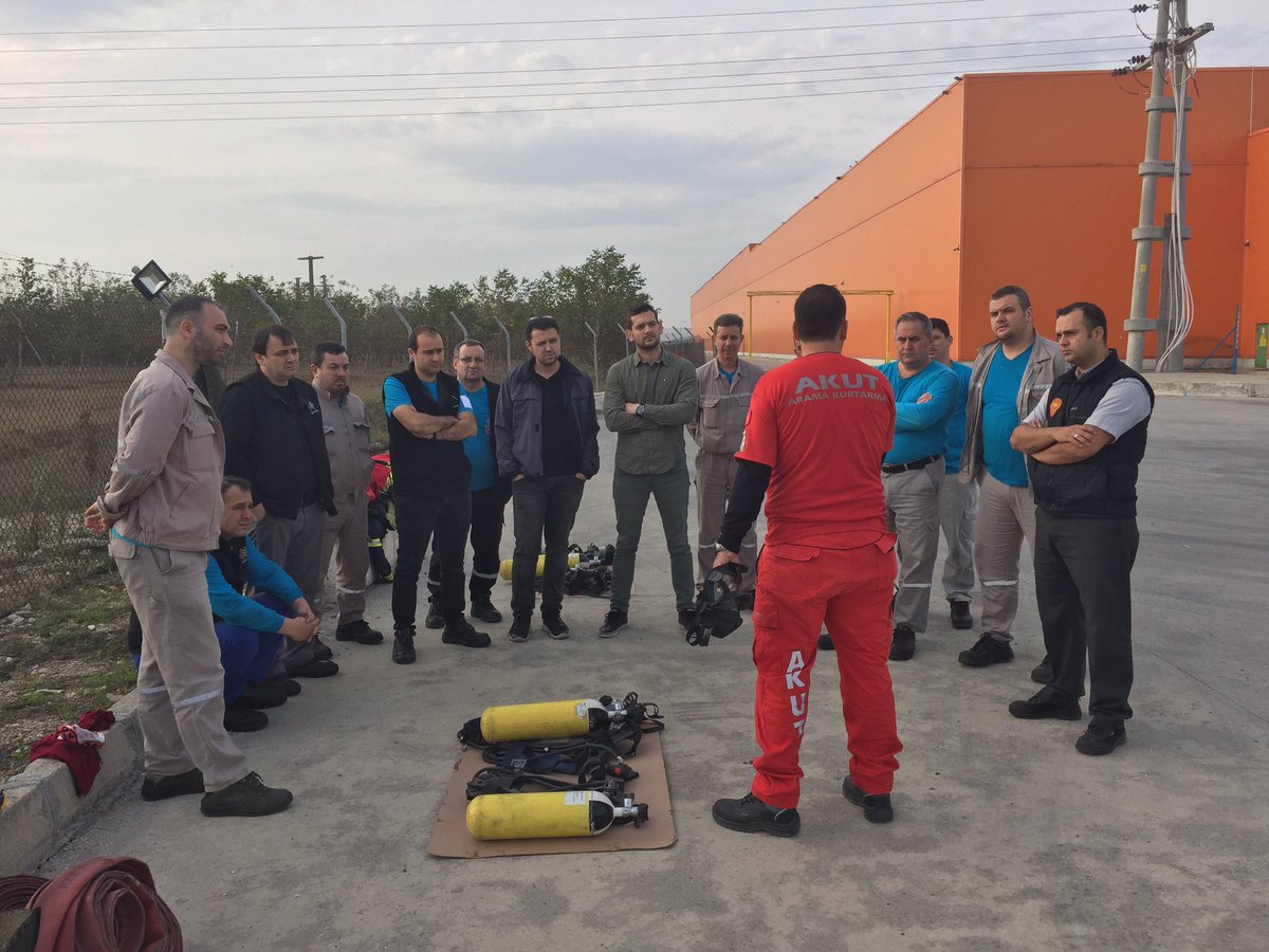 Kırklareli Paşabahçe A.Ş. ile gerçekleştirdiğimiz İleri Yangın Eğitimi’mizi 12-13 Kasım tarihinde Lüleburgaz, Kırklareli'de başarıyla tamamladık.