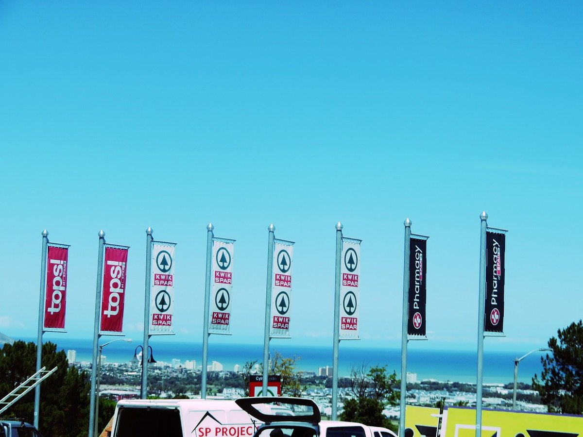 ShopperSAfrica's tweet photo. We all love and have a favourite or many favourite SPAR shopping destinations! Convenience plus, service plus exceptional bakery products! Some with super coffee bars too! A winning combination! #shopperSA #retail #SPARGroup #SPAR @sparwc https://t.co/FF3GI0b3Ya