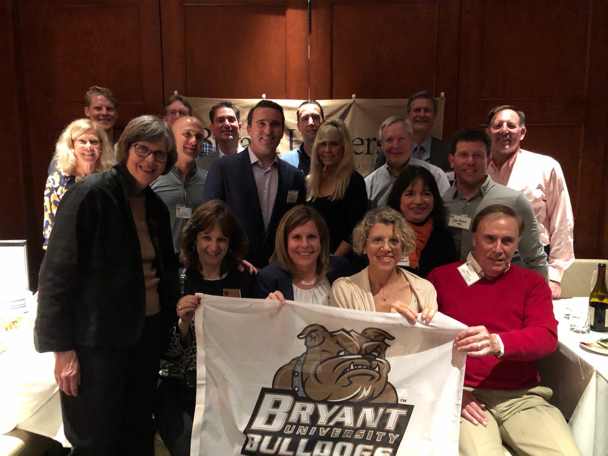 Great Bryant Alumni gathering in #LaJolla tonight. Always enjoyable to reconnect and reminisce. Thank you to ⁦<a href="/RTWarde/">Robin Torbron Warde</a>⁩ for putting the function together for the San Diego group #GoBulldogs #BryantUniversity