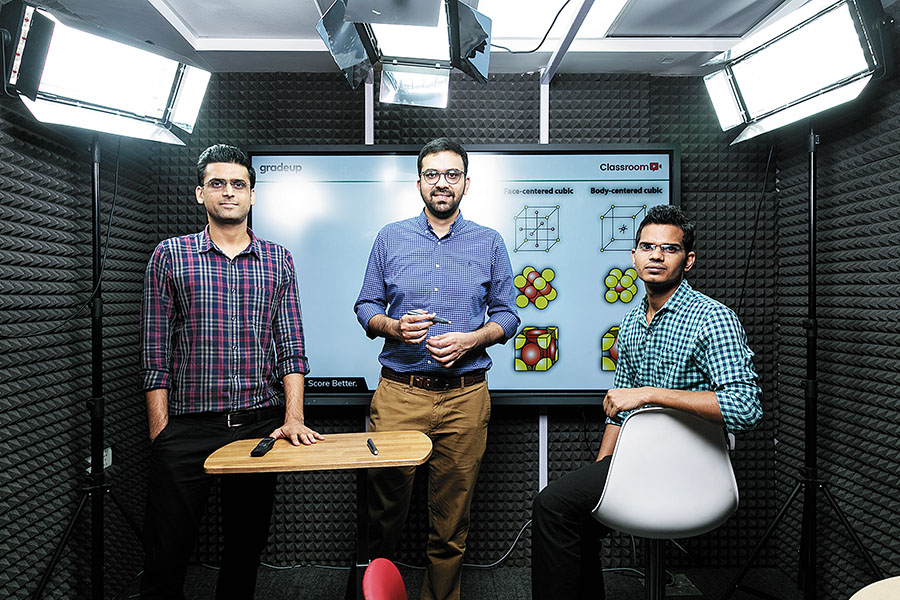 ForbesIndia's tweet photo. Edtech #startup Gradeup has identified a unique niche—competitive exams—currently underserved by the online market. Can it avoid a collision with market leader Byju's? https://t.co/h8EF4UJX1s | By @itsmerajiv_07   

@gradeupapp https://t.co/rEjYX0ZtS8