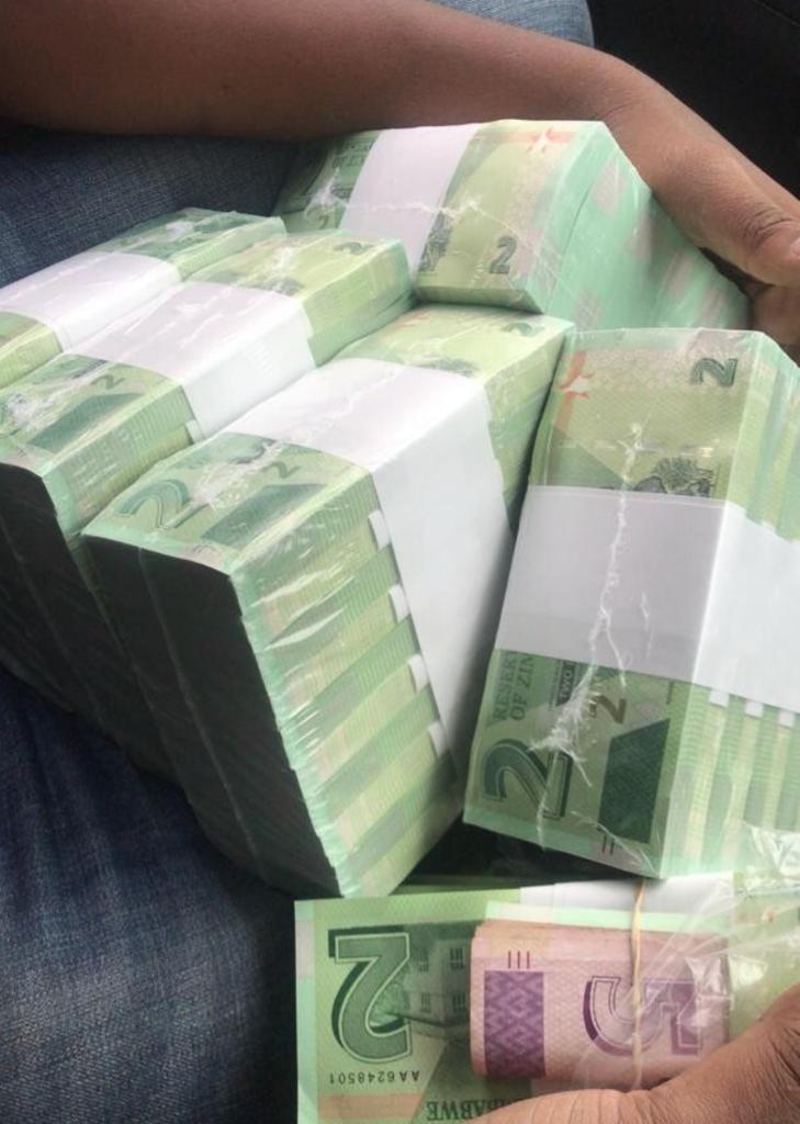 InfoMinZW's tweet photo. Govt through the @ReserveBankZIM is investigating allegations of abuse of newly released bank notes. Cash was collected by banks using their CIT vehicles on Monday. All serial numbers were recorded in the register. The offending banks will be named and severe action taken. https://t.co/xEiQxz7vig