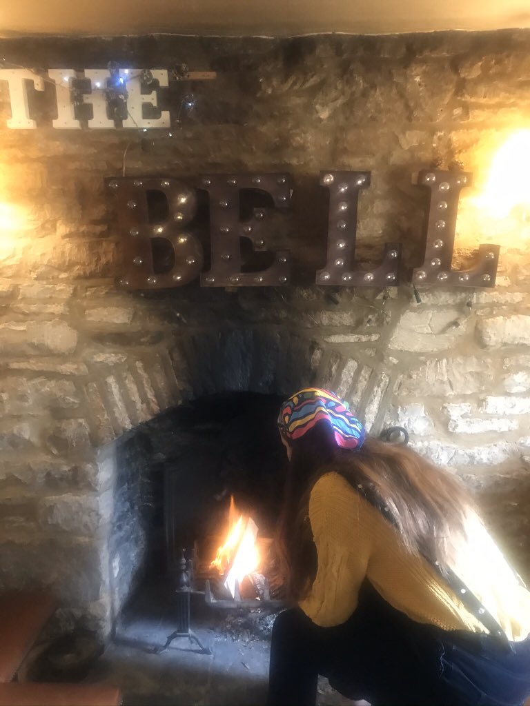GallivantsBlog's tweet photo. A long Autumn walk in The Cotswolds, followed by hearty pub grub next to the fire. Happiness is... #Autumn #Cotswolds #BellatSapperton https://t.co/uu7FlBqoT5