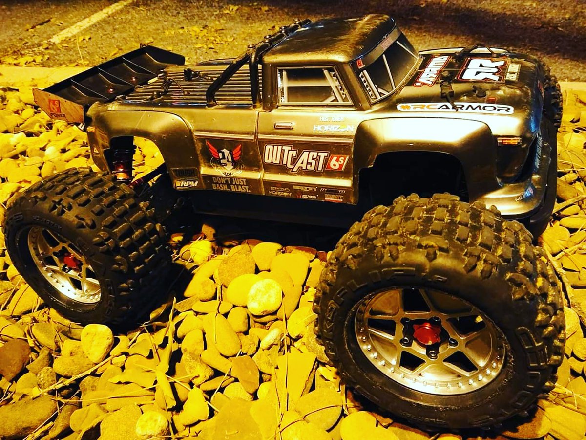 ARRMARC's tweet photo. Big stunt machine.
#OUTCAST6S #STUNTTRUCK #HALLOFFAME #ARRMAHOF #BLASTINGHARDER #ARRMARC #STAYROLLING #ARRMATOUGH #FASTERANDTOUGHER #BLXINSIDE https://t.co/v3Xsz7JuwL