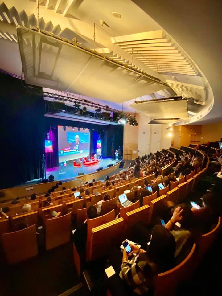 AnthoMattz's tweet photo. 🔊Vous étiez plus de 160 ! 🤪🤳 
Merci 🙏 Plus de 160 communicants et vous avez fait du bruit sur les réseaux et nous avons appris, beaucoup appris. Merci encore aux intervenants pour la qualité des interventions! #RComAPC2019 Et RDV en 2020 pr les Palmes de la Com’! https://t.co/zuclNCBIaP