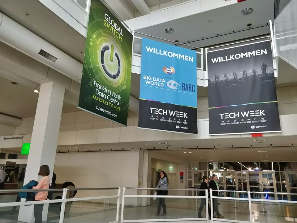 ComMagazin's tweet image. Gleich gehts los mit Tag 2 auf der #TechWeek2019! 

Informiert Euch vor Ort über die spannendsten Innovationen aus den Bereichen #Cloud, #BigData, #DevOps, #Blockchain, #AI &amp;amp; vielem mehr.

Besucht uns am Stand 752, wir freuen uns auf Euch 😊