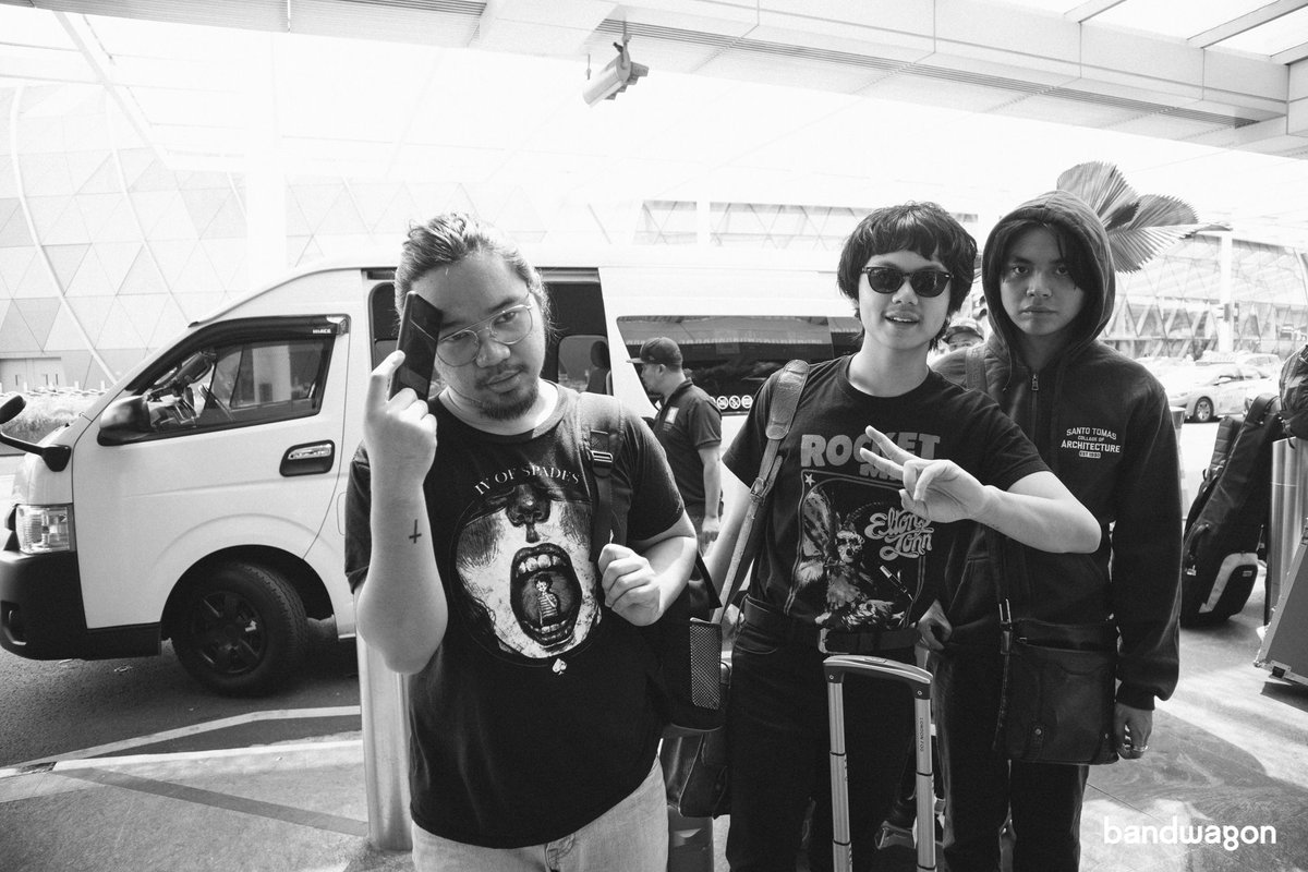 bandwagonPH's tweet photo. 48 Hours with IV Of Spades in Singapore – photo gallery https://t.co/wRoERM4FEH #IVOSSG #ShantiDopeSG https://t.co/y0Qn8lBGoz