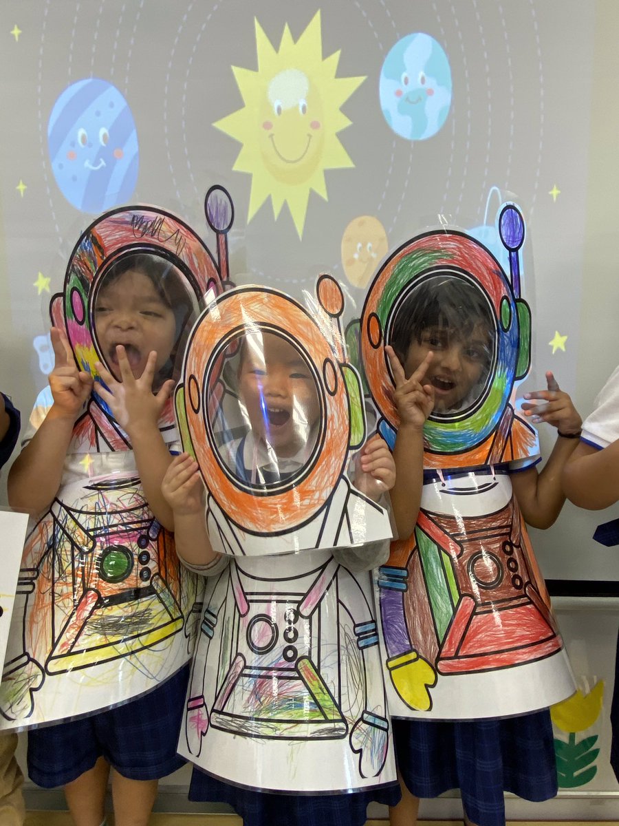 MIS_EarlyYears's tweet photo. #MISEarlyYears are blasting off to space!  Our little astronauts created their own helmet and space suits and rockets during our #IEYC unit #BlastOff #makevember #EarlyYears #Space #Astronaut https://t.co/slNhPQqSxV