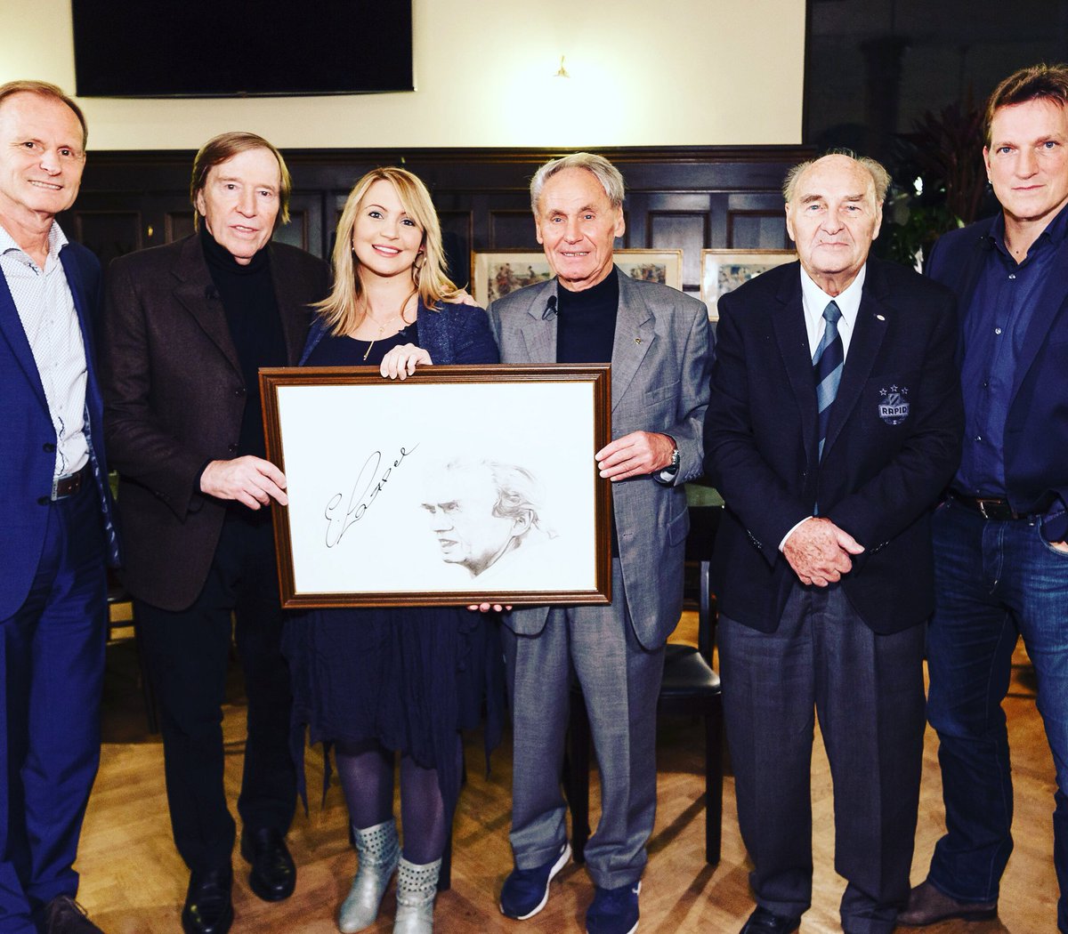 #tbt Ernst Happel Gedenktalk vor 2 Jahren #inmemoriam #27.todestag #unvergessen #legende 
facebook.com/happel.ernst/v…