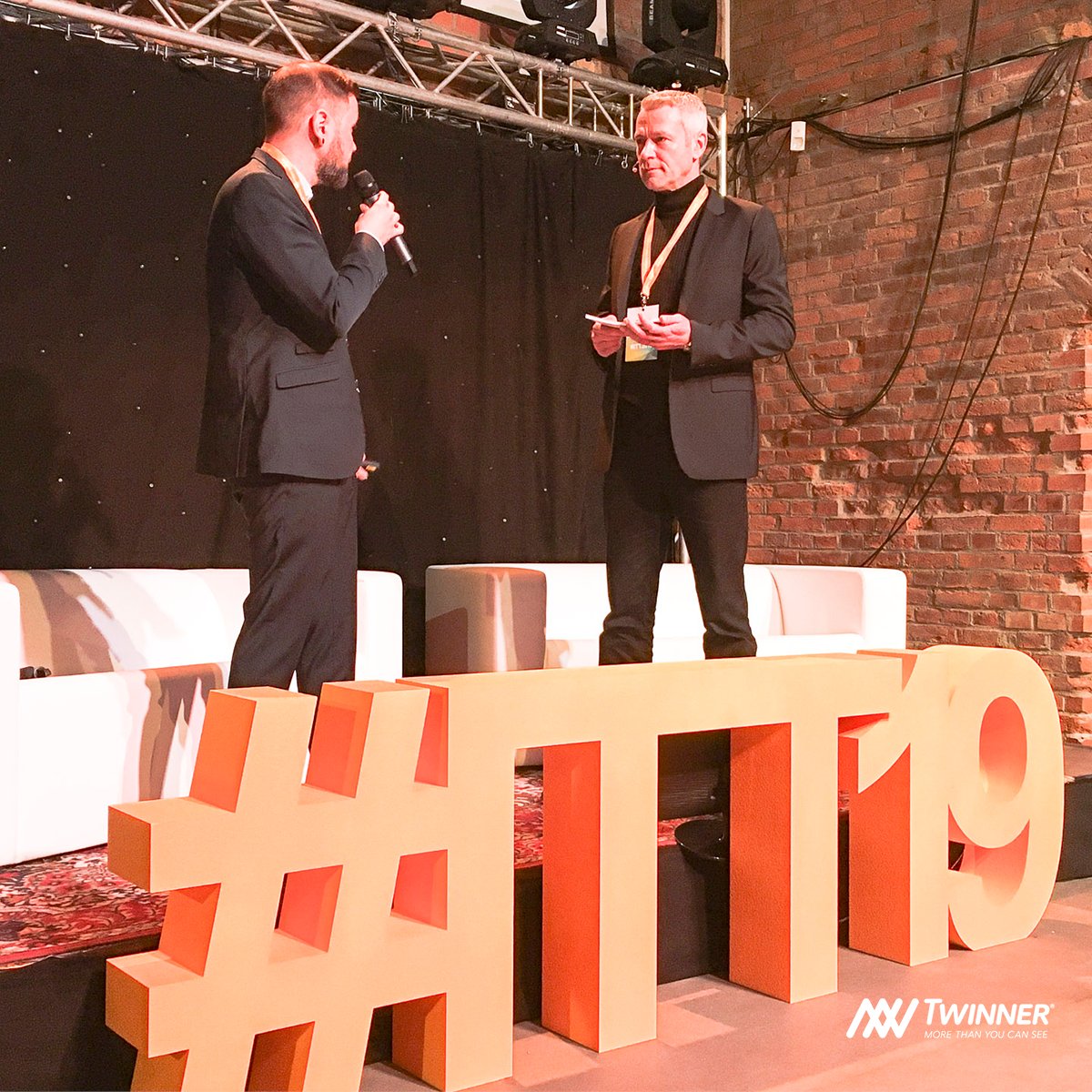 digitaltwinn's tweet photo. Twinner begeistert mit Markus Hoffmann und Ines Parthier auf dem IT Trendkongress in Magdeburg: Unser innovatives Produkt beeindruckte die Besucher und Teilnehmer des Kongresses in der Festung Mark. 
#Twinner #digitaltwinn #itt19 @FestungMark https://t.co/BWh1FKDSkj