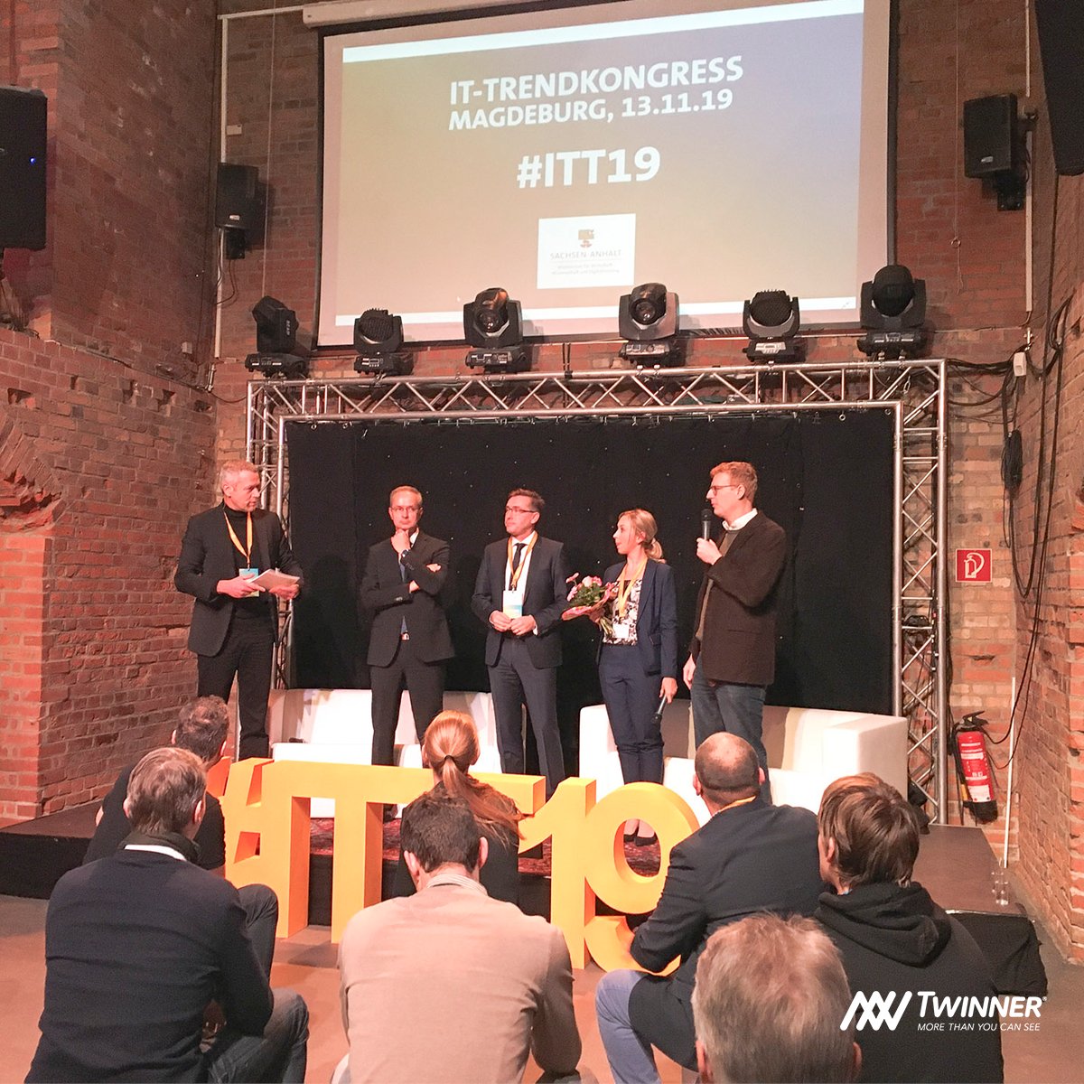digitaltwinn's tweet photo. Twinner begeistert mit Markus Hoffmann und Ines Parthier auf dem IT Trendkongress in Magdeburg: Unser innovatives Produkt beeindruckte die Besucher und Teilnehmer des Kongresses in der Festung Mark. 
#Twinner #digitaltwinn #itt19 @FestungMark https://t.co/BWh1FKDSkj