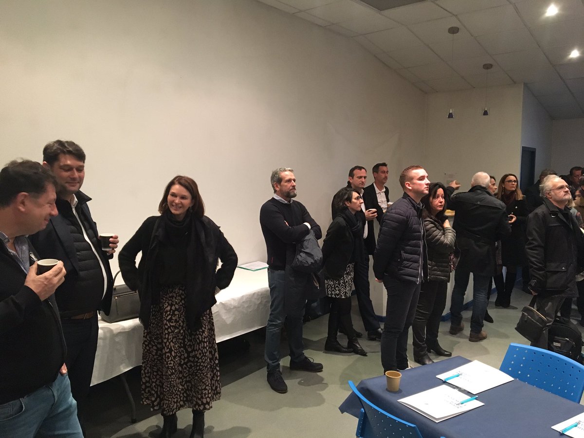 Utile à son territoire, créer du lien : fondement de nos valeurs mutualistes. Le <a href="/ca_centrest/">Crédit Agricole Centre-est</a> lance son café de la transmission au sein de l’Ets Plattard et permet à des chefs d’Ets d’être conseillé par des professionnels. <a href="/FDucrozet/">Fabienne Ducrozet</a>,  et <a href="/dutel_isabelle/">Isabelle Dutel</a> lance la matinée.