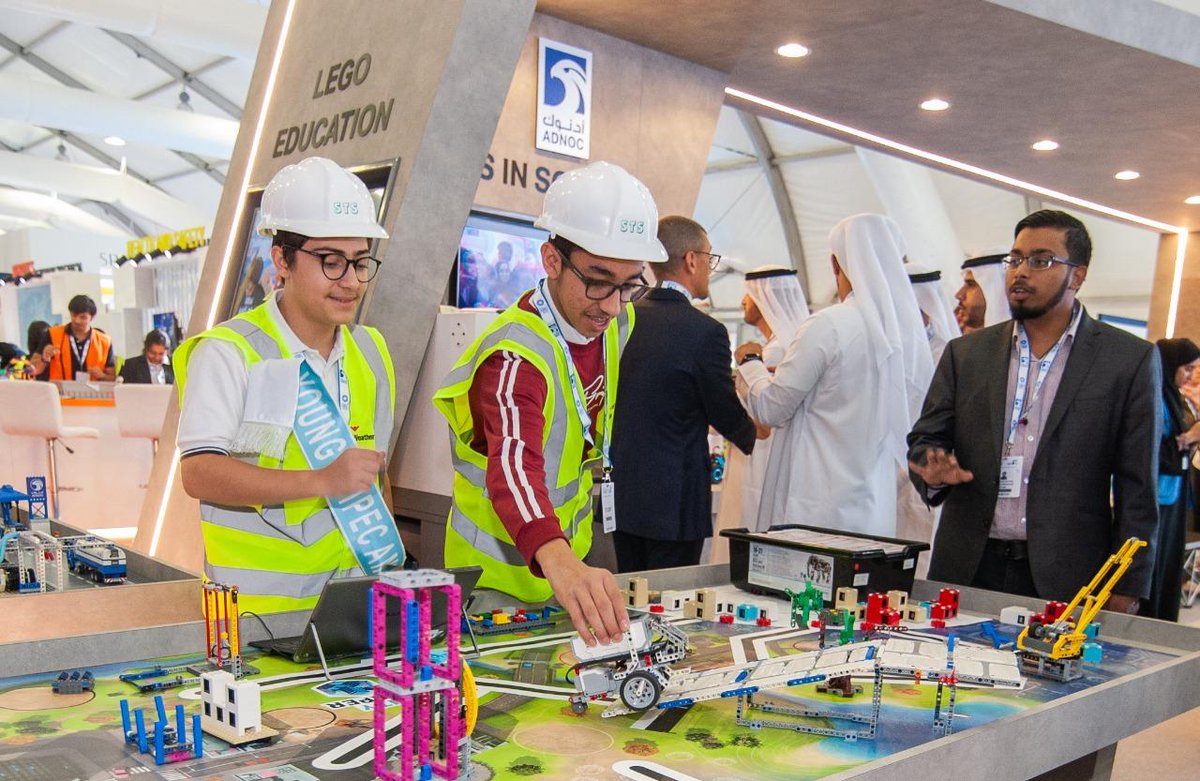 dmgeventsglobal's tweet photo. It is always a joy to host students at our shows. Our segment #YoungADIPEC has been popular with many exhibitors taking part &amp; welcoming students to their stand to demonstrate what the oil &amp; gas industry has to offer. Here they are learning and having fun. #dmgevents #eventprofs https://t.co/Ka67R7HS2s