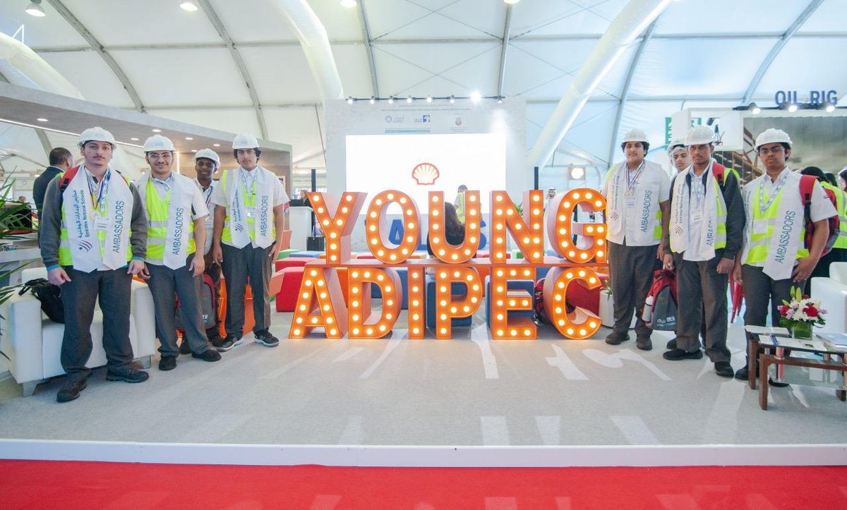 dmgeventsglobal's tweet photo. It is always a joy to host students at our shows. Our segment #YoungADIPEC has been popular with many exhibitors taking part &amp; welcoming students to their stand to demonstrate what the oil &amp; gas industry has to offer. Here they are learning and having fun. #dmgevents #eventprofs https://t.co/Ka67R7HS2s