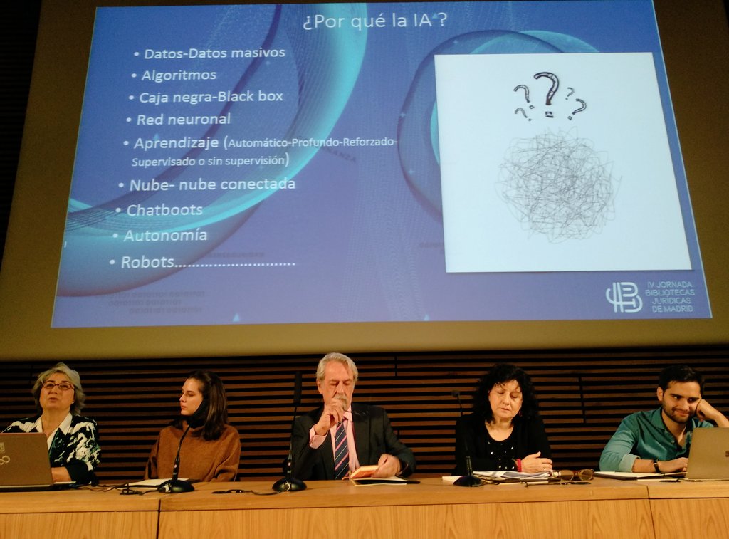 pacofernandez's tweet photo. En la IV Jornada de Bibliotecas Jurídicas de Madrid, dedicada en esta edición a la Inteligencia Artificial #ArtificialIntelligence #IVJBJM https://t.co/qpAVRAL4LG