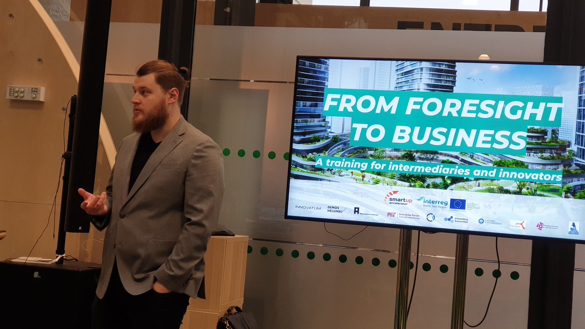 Attending foresight training by #chris_rowley from #smartupaccelerator Should be interesting! @JohannebergSP
