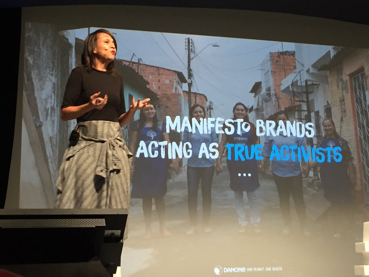 RBaranger's tweet image. Les #marques doivent aider les gens à vivre en accord avec leurs propres #valeurs. @Danone.
Ça se passe à l’#AdetemFactory @Adetem