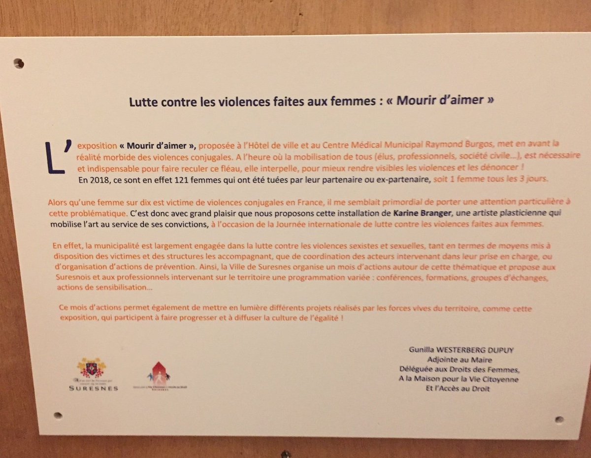 villedesuresnes's tweet photo. Une installation de la plasticienne Karine Branger, "Mourir d'aimer", dénonce les décès de victimes de violences conjugales.
La ville de Suresnes et ses élus sont plus que jamais engagés dans la lutte contre les violences faites aux femmes.
https://t.co/bpMmWDLRDN https://t.co/B5A5Uu3wv1