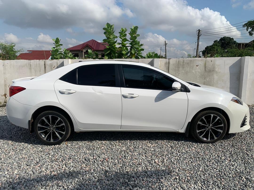 FrankDoe101's tweet image. According to Corolla Facts ...  somewhere in the world, someone buys a Toyota Corolla every 36 seconds 

 Will I find someone like that here ? 

2017 Toyota Corolla SE 
Push start 
Leather seats 
Sunroof 
Keyless entry 
Reverse cam 

Price - 75k p3 

RT RT RT 
#YourCarGuy 🚘