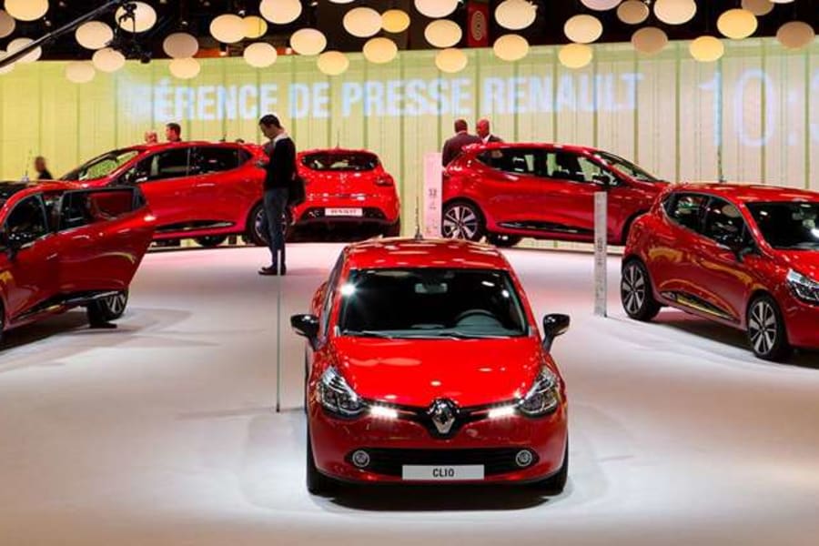 RenaultRetailUK's tweet photo. #Renaulthistory The new #Renault #ClioIV was inspired by #DeZir and it was the first to adopt Renault's new design identity in 2012. 20 years later of the first-generation model in 2014 the new Renault #Twingo was launched. https://t.co/jHm5cKiWdI