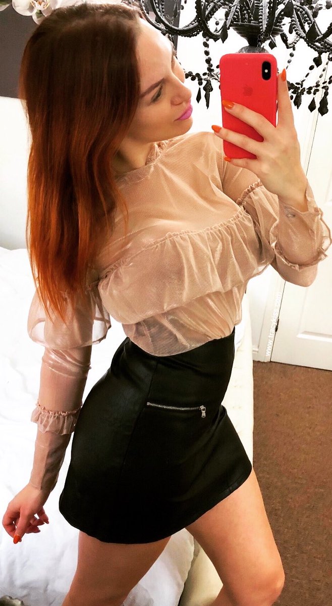 misstracykiss's tweet photo. #girly #ootd #fashion #stylr #blouse by @femmeluxeuk #luxegal #top #peach https://t.co/uEFa905PmY