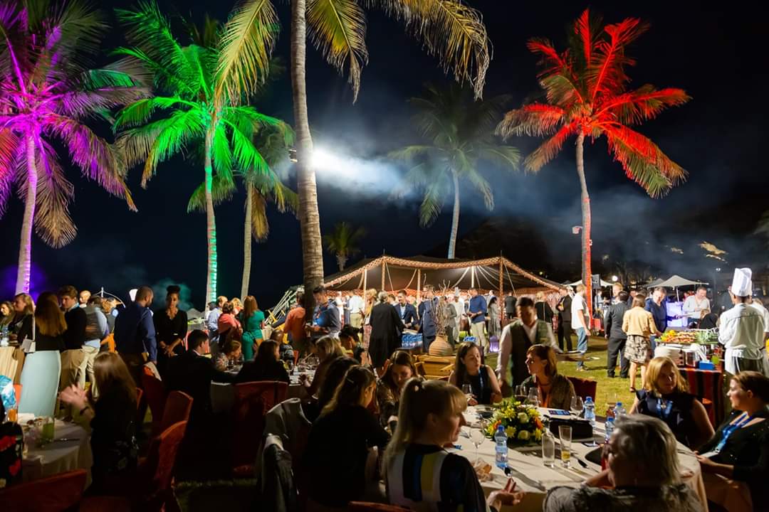 ZannaEvents's tweet photo. What a welcome to Oman!
Omani style dinner
@shangrilamuscat and poolside vibes evening @KempinskiMuscat Hospitality at it's finest!
#MIFmuscat #Muscat #Oman #eventprofs https://t.co/Lmhgh0Y29y