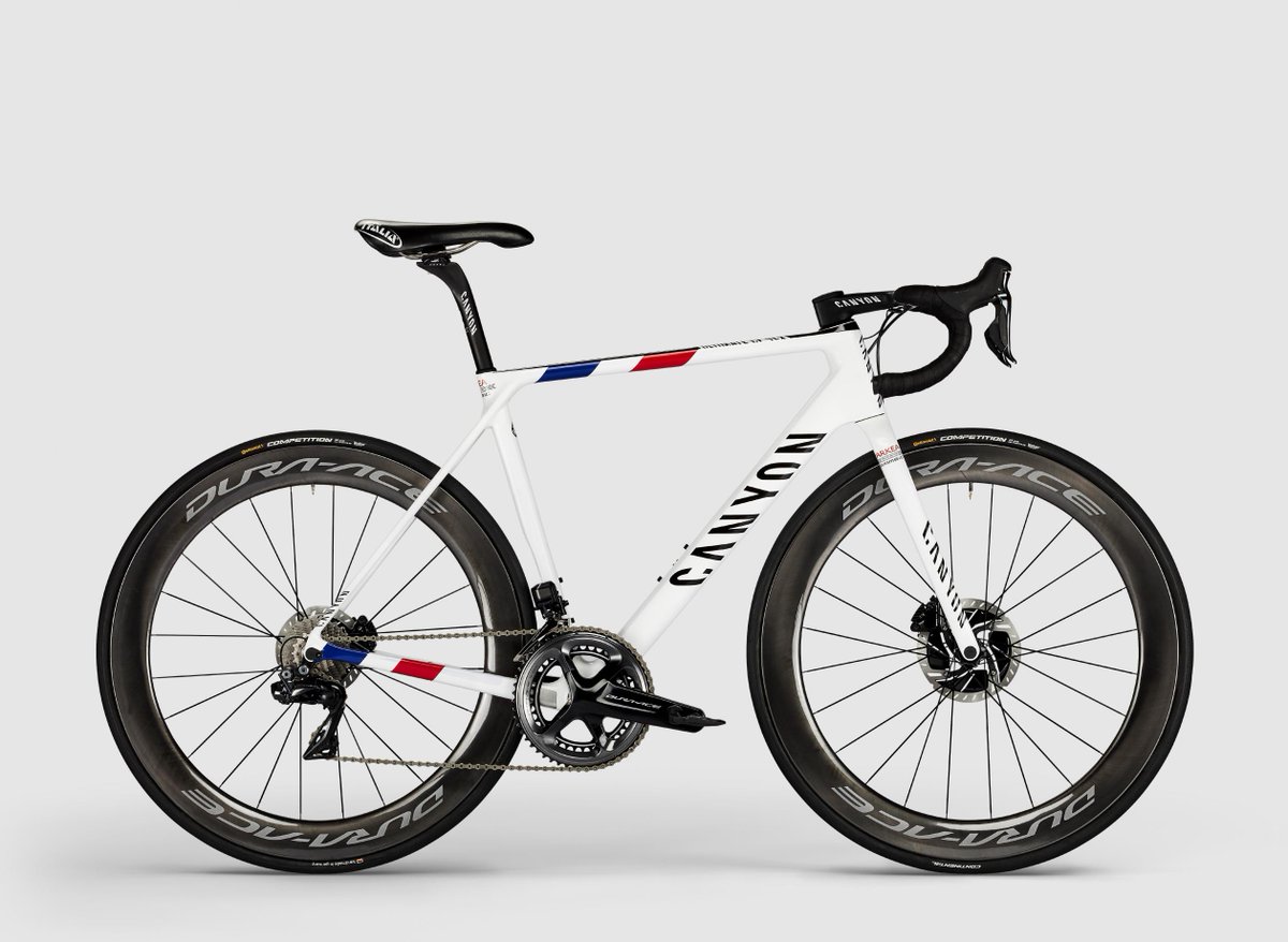 Nous sommes heureux d’annoncer qu’à partir du 1er janvier 2020, l’équipe Arkéa-Samsic roulera sur les vélos de la marque Canyon. 

➡️ team-arkea-samsic.fr/canyon-arkea-s…

📸 : Canyon