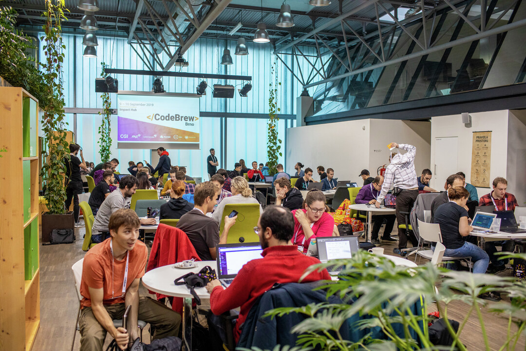 EngetoAcademy's tweet photo. Letošní Codebrew Hackathon samozřejmě nemohl vzniknout bez našich partnerů: @CGI_Global, @kiwicom247, @artincz, @FNZ_Group, @solarwinds, @redhatcz, @Phonexia. Děkujeme, že jste kódovali s námi! #codebrew2019 https://t.co/MnNxkHxS8R