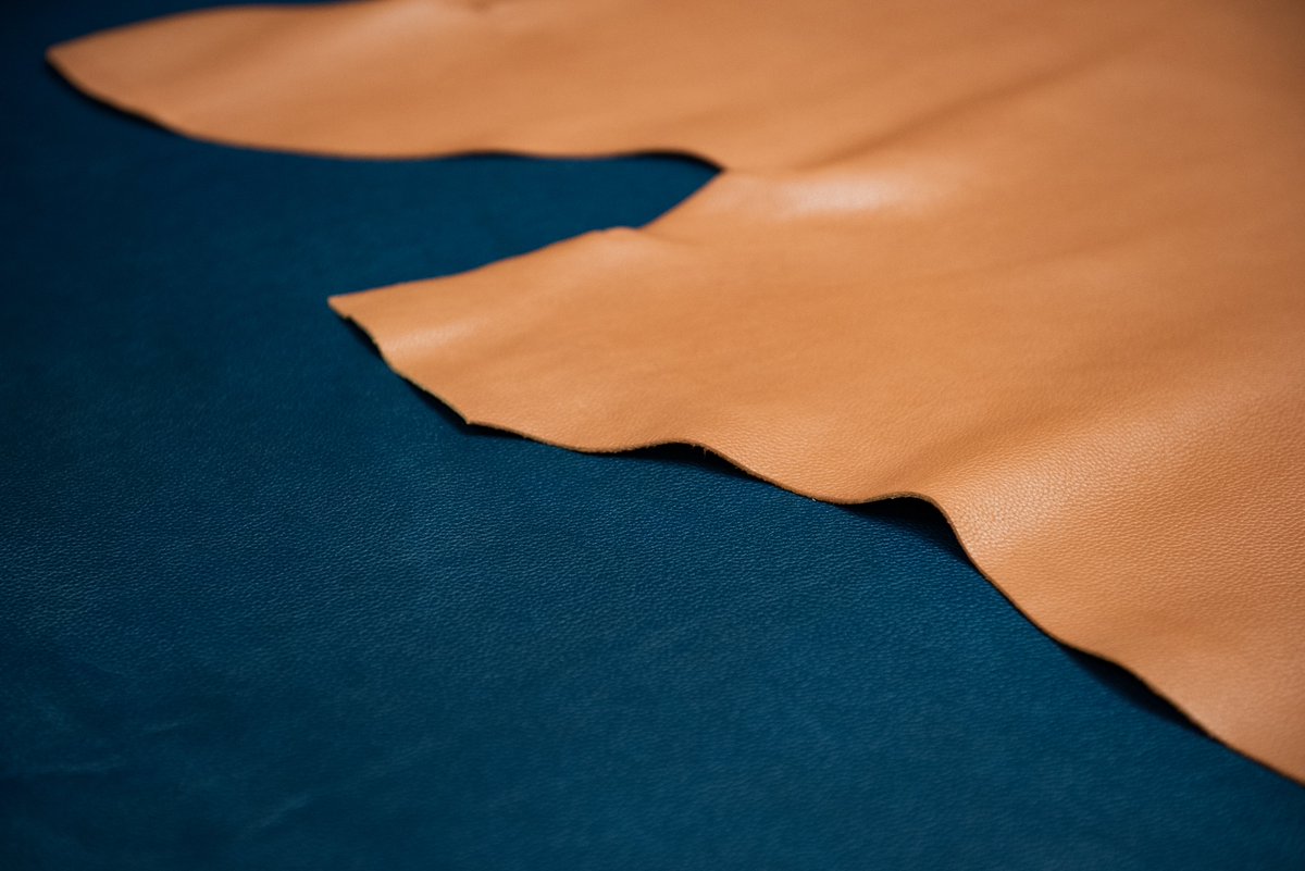 Qu'est-ce qui est de taille A5, bordeaux, bleu marine ou gold et qui n'a plus que 14 jours pour être commandée en réduction ?? 🧐

urlz.fr/aVpr

#maroquinerie #madeinFrance #devinette