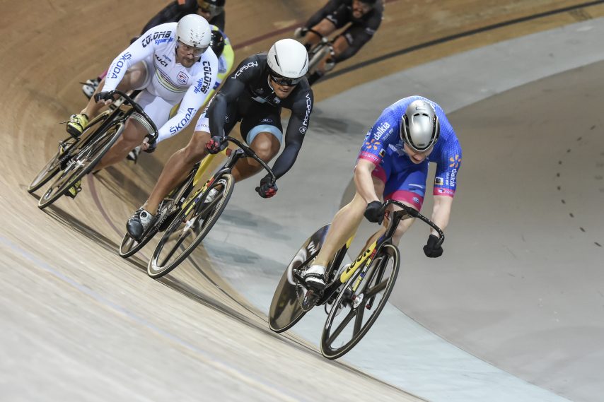 FFC (@ffcyclisme) on Twitter photo 🔙 Retour sur la 1ère manche de la Coupe d'Hiver, qui a fait le plein de participants, au <a href="/Velodrome_nat/">Vélodrome National</a> 👉 bit.ly/2CGyJMY
📸 Jean-Paul Gulia 🔙 Retour sur la 1ère manche de la Coupe d'Hiver, qui a fait le plein de participants, au <a href="/Velodrome_nat/">Vélodrome National</a> 👉 bit.ly/2CGyJMY
📸 Jean-Paul Gulia