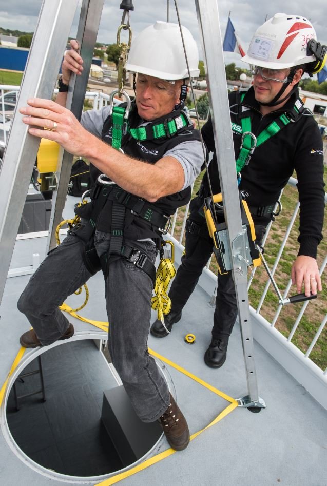 High quality, thorough training is an essential part of safe #workingatheight, helping operatives to identify and mitigate potential risks and get the job done efficiently and safely.

Find out more about HCL's #heightsafety training bit.ly/HCLTraining