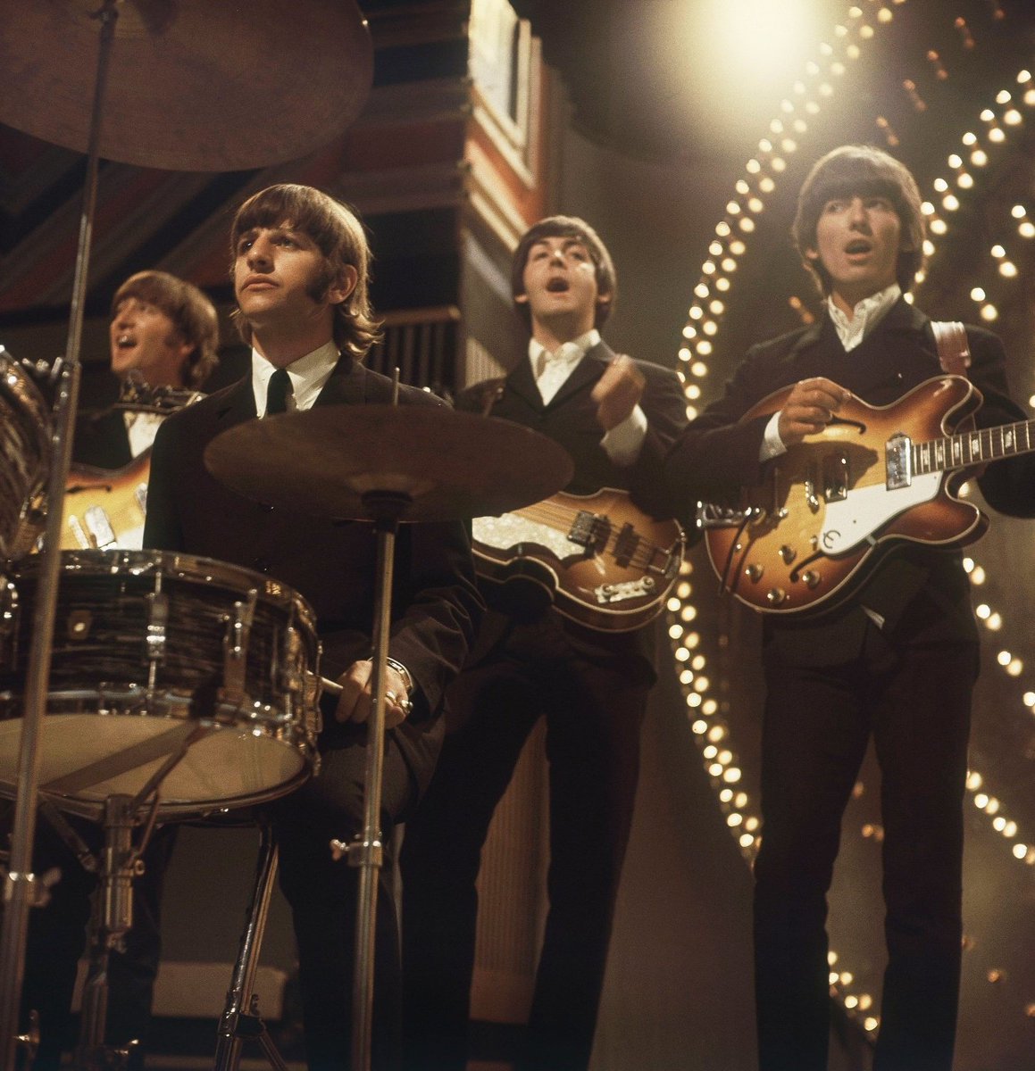 the beatles on top of the pops, 1966