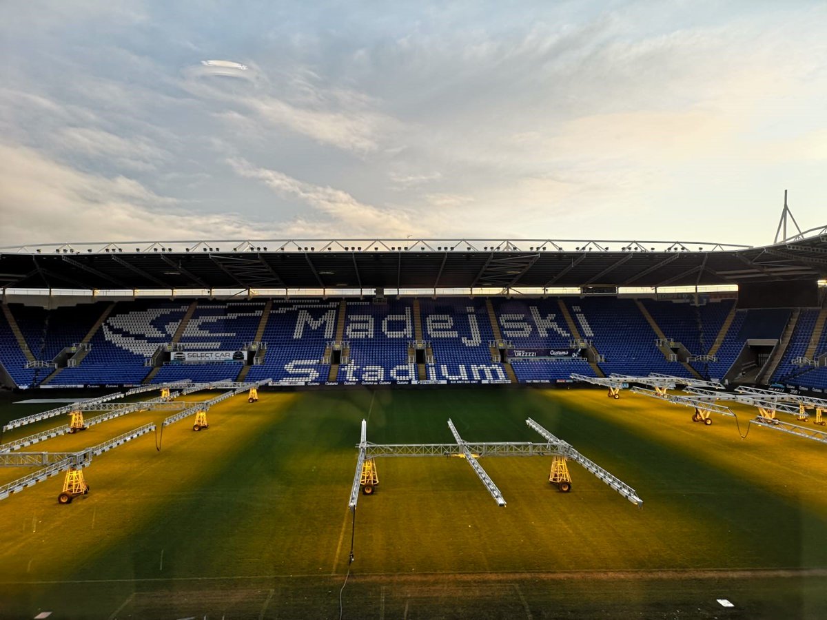 iomart's tweet image. We&apos;re kicking #datamanagement challenges into the stands at the Madjeski Stadium today at the Data Protection and Privacy Conference with our partners @Cohesity 
Stop by our stand to find out how to overcome your primary and secondary storage challenges
#ExecLN #ELN