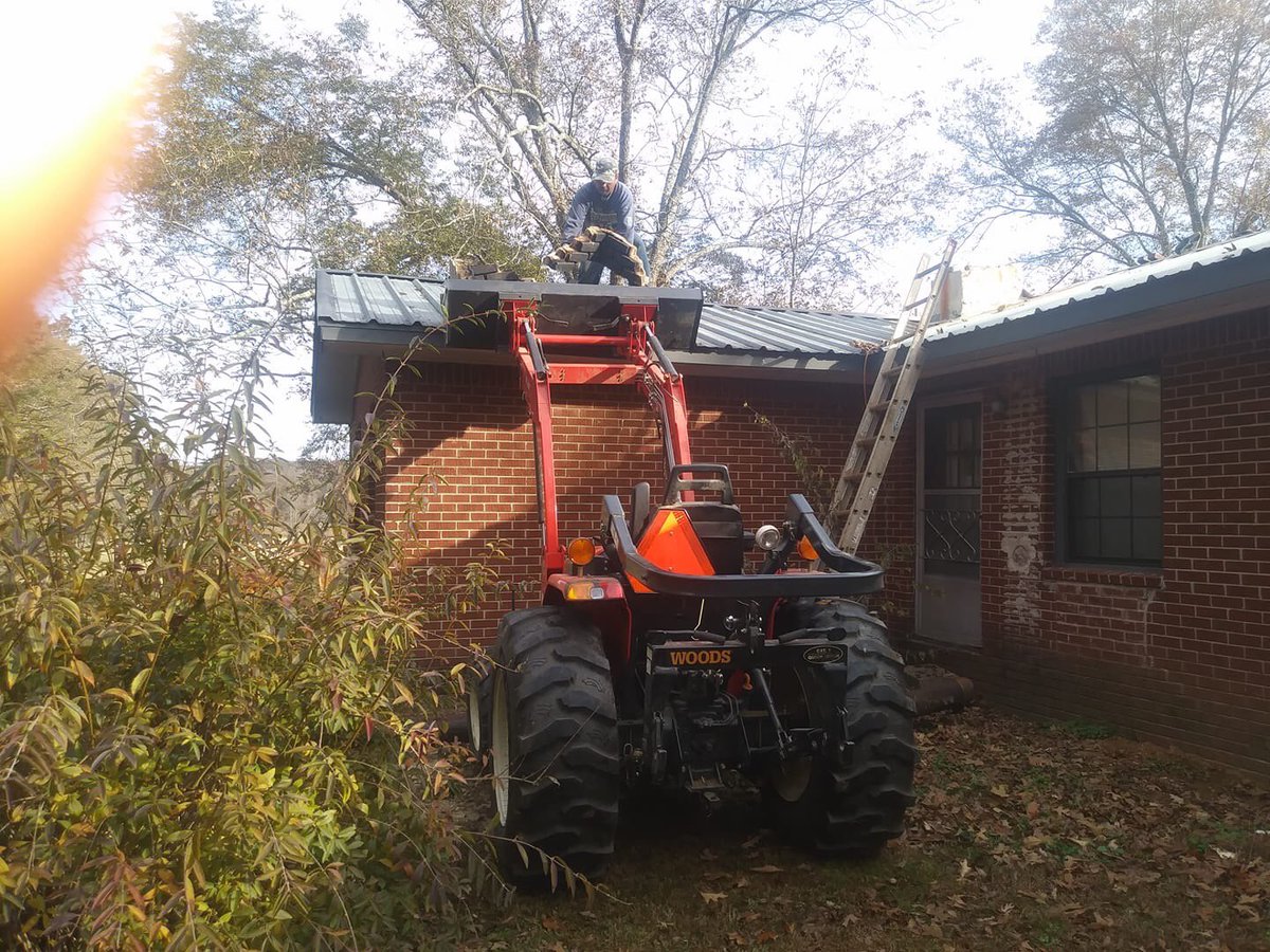 Thanks for the photo Glenn Wade.  Glenn is using his Branson 3725 Tractor to take down the old chimney off his house.

#BransonTractors
#GettingTheJobDone
#BransonStrong