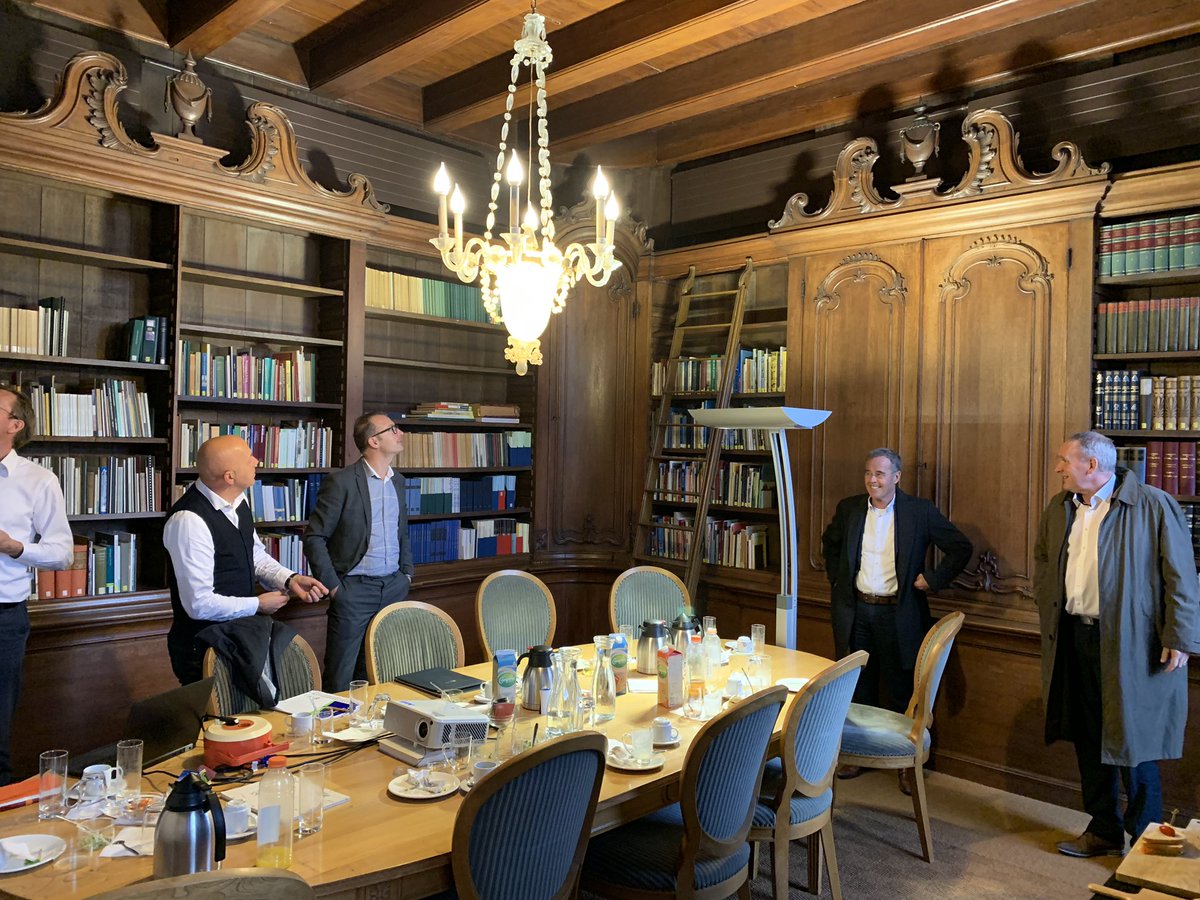 In het <a href="/zeeuwsarchief/">Zeeuws Archief</a> met <a href="/BouwendNL/">Koninklijke Bouwend Nederland</a> ZLD goed overleg gehad met ged. <a href="/dickvandervelde/">Dick van der Velde</a> en <a href="/JoAnnesdeBat/">Jo-Annes de Bat</a>. Genoeg uitdagingen (o.a. PFAS &amp; stikstof) en kansen v/d Zeeuwse bouwsector en woningmarkt. Blij met de proactieve houding van <a href="/provzeeland/">Provincie Zeeland</a> om samen naar oplossingen te zoeken.