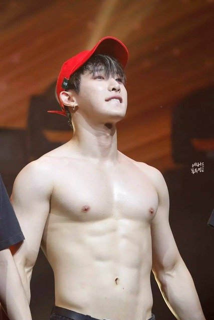 Wow, the next picture in my Wonho folder ended up being a perfect way to start off this new hashtag  PUT 'EM AWAY, BOI! #BeStrongForWonho #기억해_514