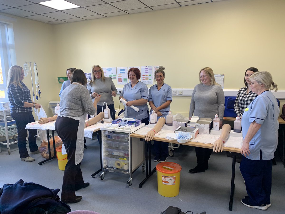 Today cannulation training for our lovely CSW from acute areas in @wearehairmyres #clinicalskills #practicedevelopment #MovingForward @NHSLanarkshire @NHSLPDC