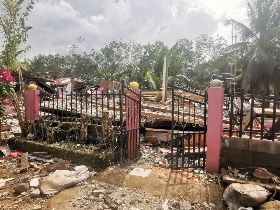 Masonic_Charity's tweet photo. In October, a series of major earthquakes in the Philippines caused widespread destruction to homes, schools and infrastructure – displacing more than 31,000 people. We have donated £15,000 grant to help @PlanUK provide 4,000 life-saving water kits 💧 https://t.co/Be2TRTjOov https://t.co/0BU9I5fAS2