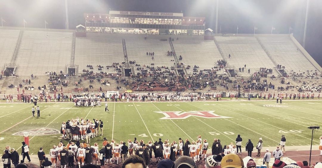 EmptySeatsPics's tweet image. From last night: Announced crowd of 19,897 for Wednesday #MACtion between Bowling Green and Miami (Ohio). #TicketsDistributed #TicketsDumpedFromHelicopters (bit.ly/2QkazzY + bit.ly/2XfuO3d)