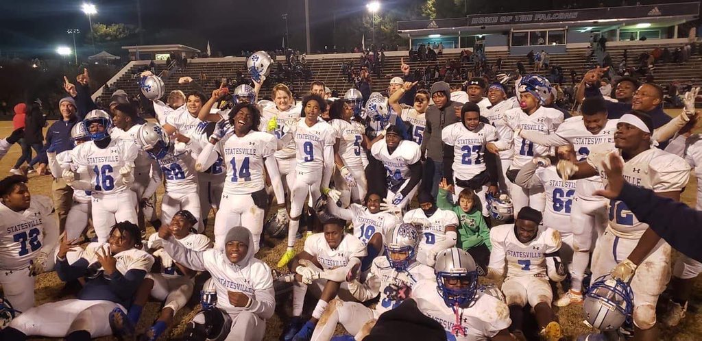 📆11/14/19 (this friday)

🤜🏾 North Buncombe 

📍The Hollow (HOME)

⏰7:30

🗣 FIRST ROUND OF THE PLAYOFFS⚔️ PLEASE COME OUT AND SUPPORT OUR GUYS 

#GREYHOUNDWAY #GREYHOUNDSRUNTHECOUNTY
