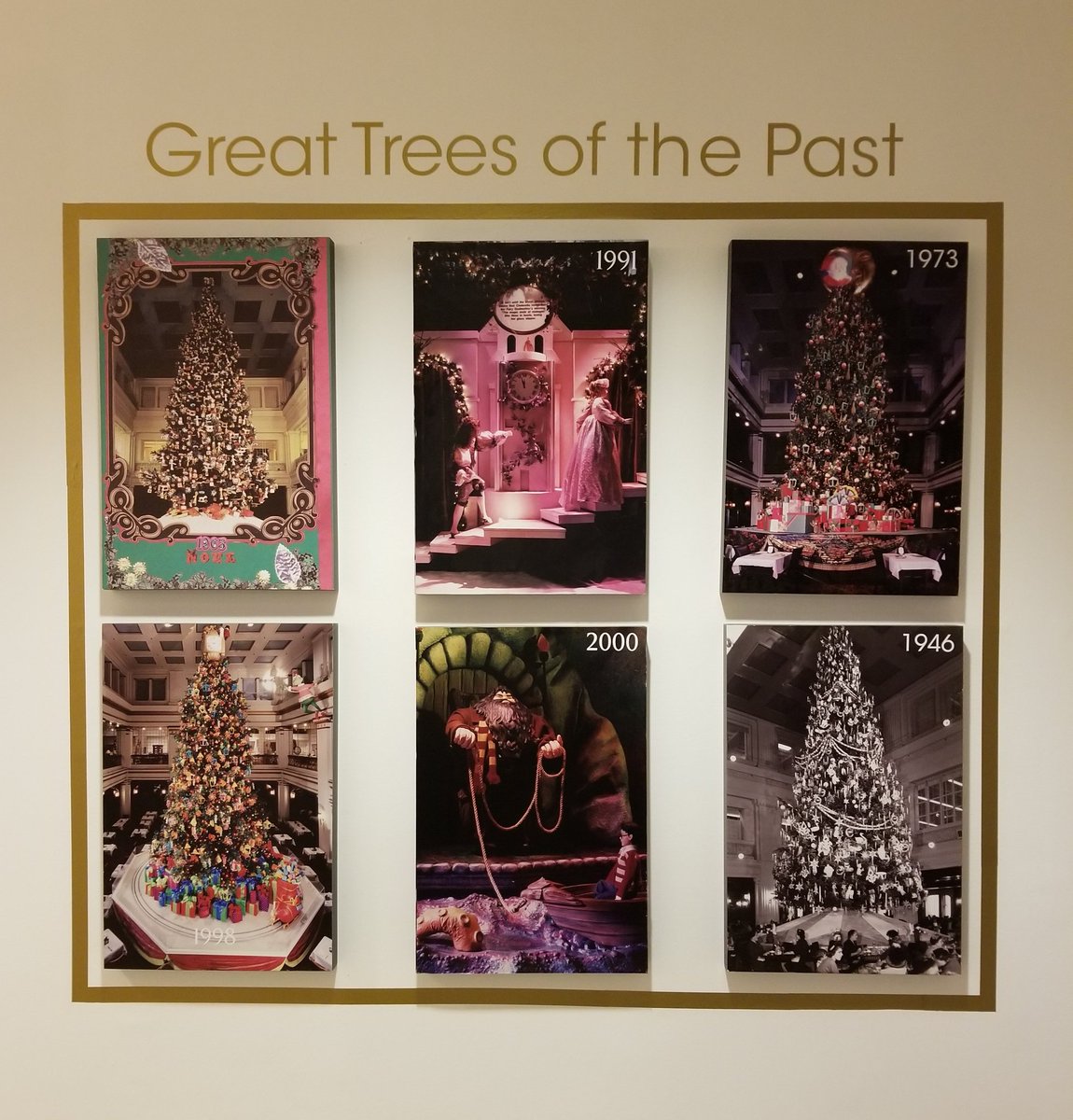 seaninwindycity's tweet image. The #GreatTree tradition continues @Macys #StateStreet #Chicago #WalnutRoom #Believe #TheHolidaysAreHere @MacysTourism